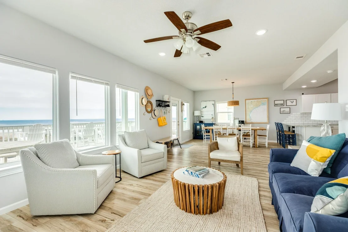 Photo of 2938 Bluewater Highway