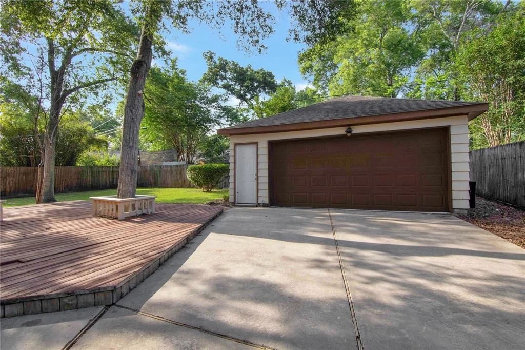 Photo of 427 Pebblebrook Drive