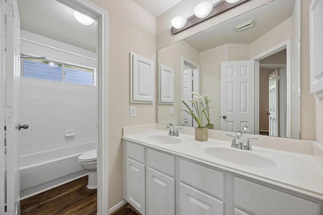 Photo of 2807 Falcon Knoll Lane