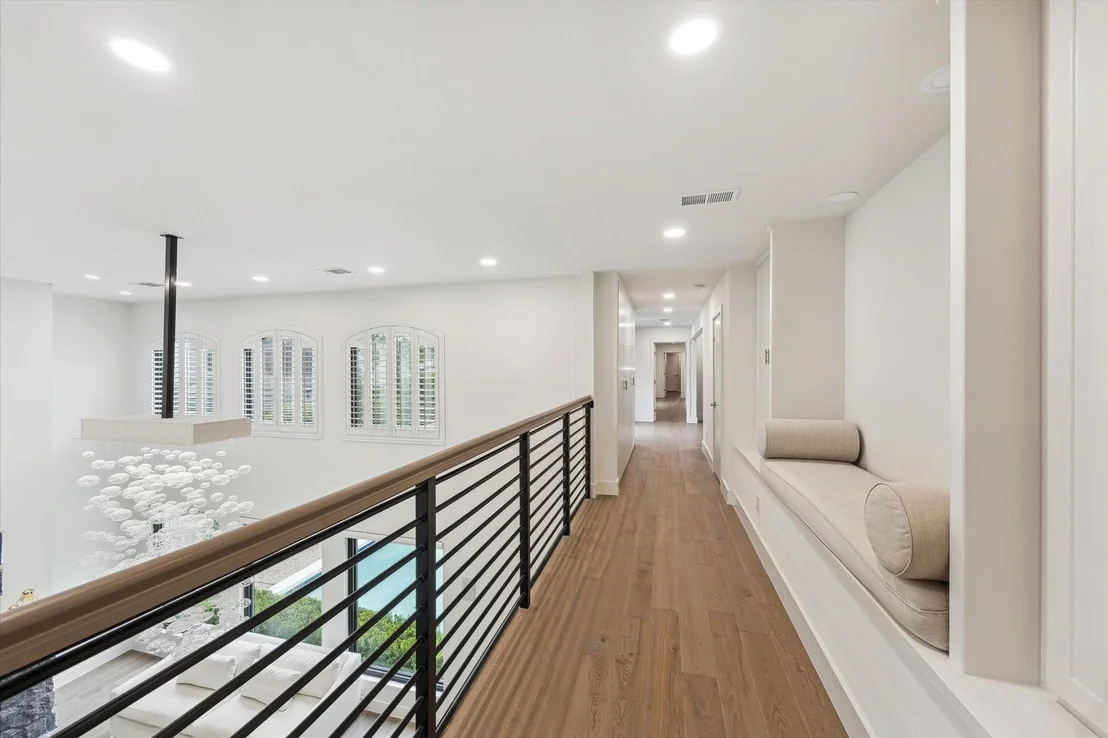 Photo of 6348 Vanderbilt Street
