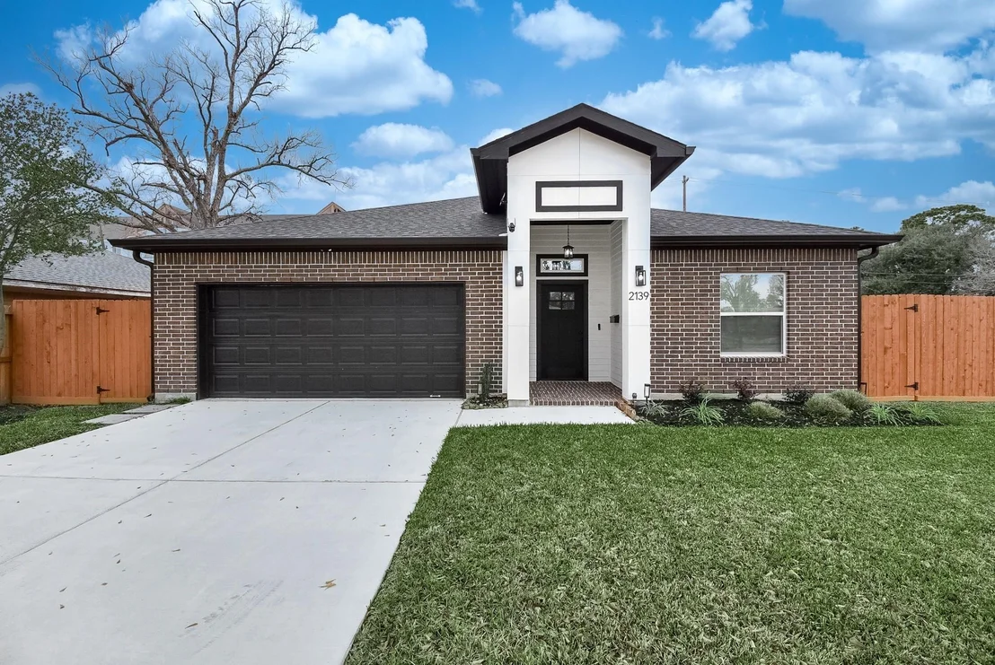 Photo of 2139 Counter Point Drive