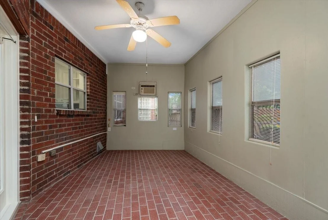 Photo of 14151 Buckingham Lane