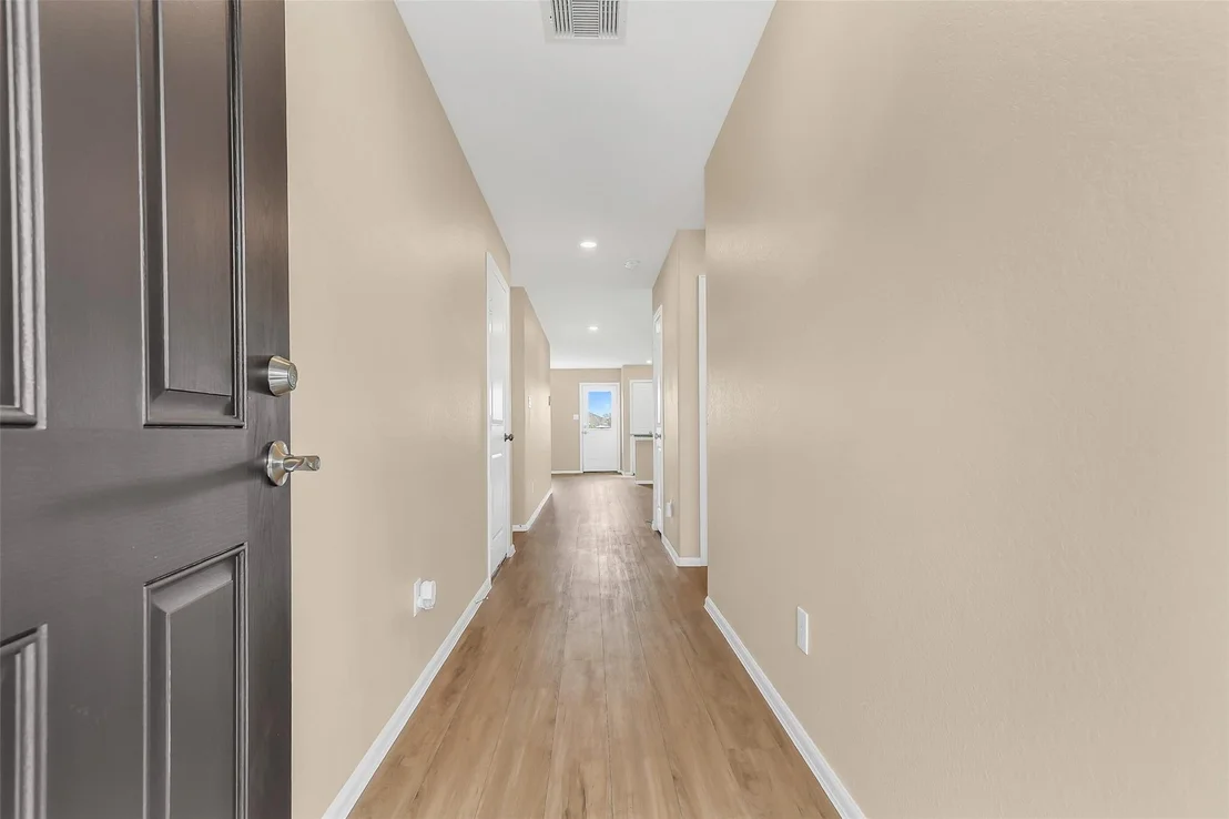Photo of 521 Maple Bend Lane