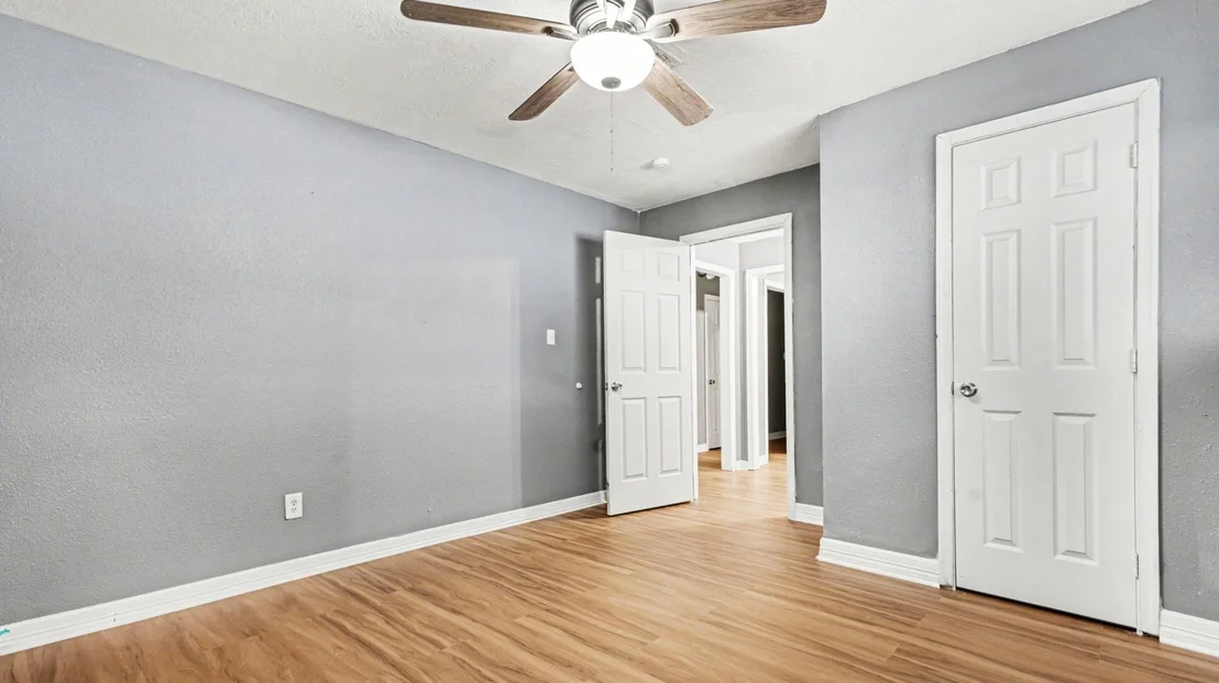 Photo of 5318 Hemlock Drive