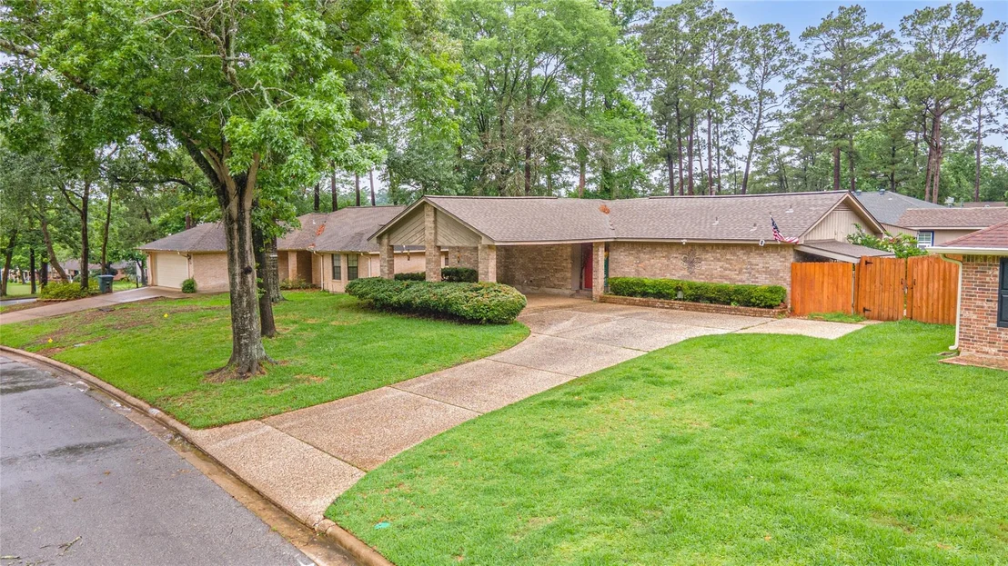 Photo of 412 Burning Tree Drive