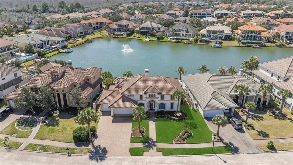 Photo of 18919 Crescent Bay Drive
