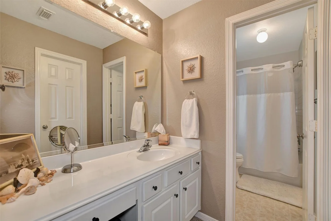 Photo of 15918 Lake Loop Drive