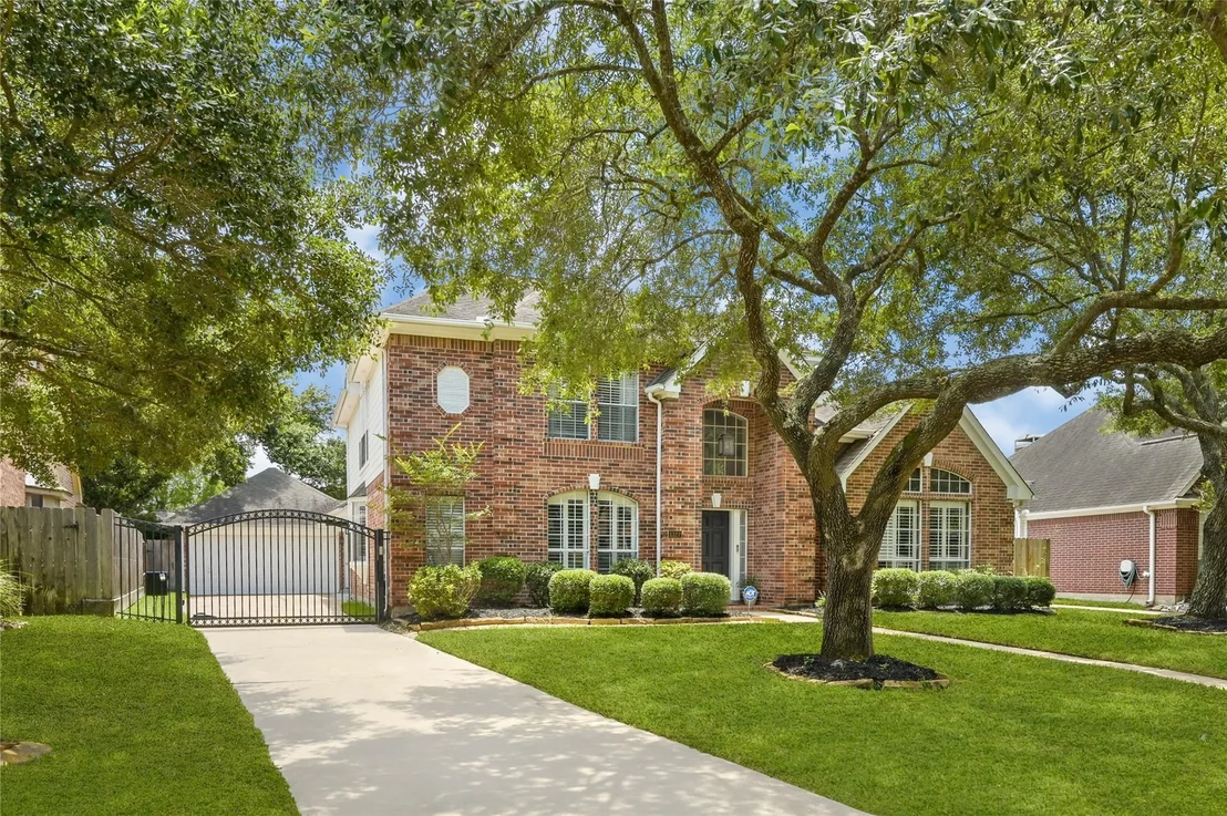 Photo of 1327 Blackthorne Drive