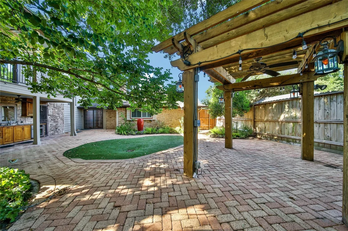 Photo of 1147 Thornton Road