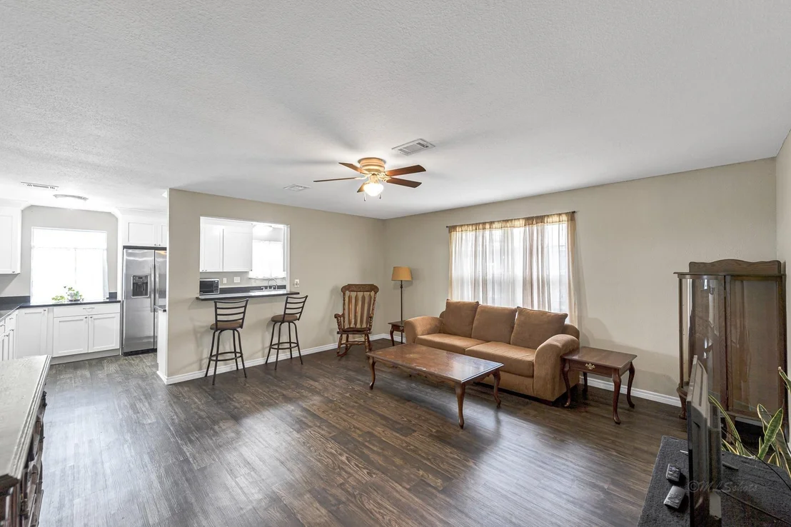 Photo of 1181 Schmidt Road