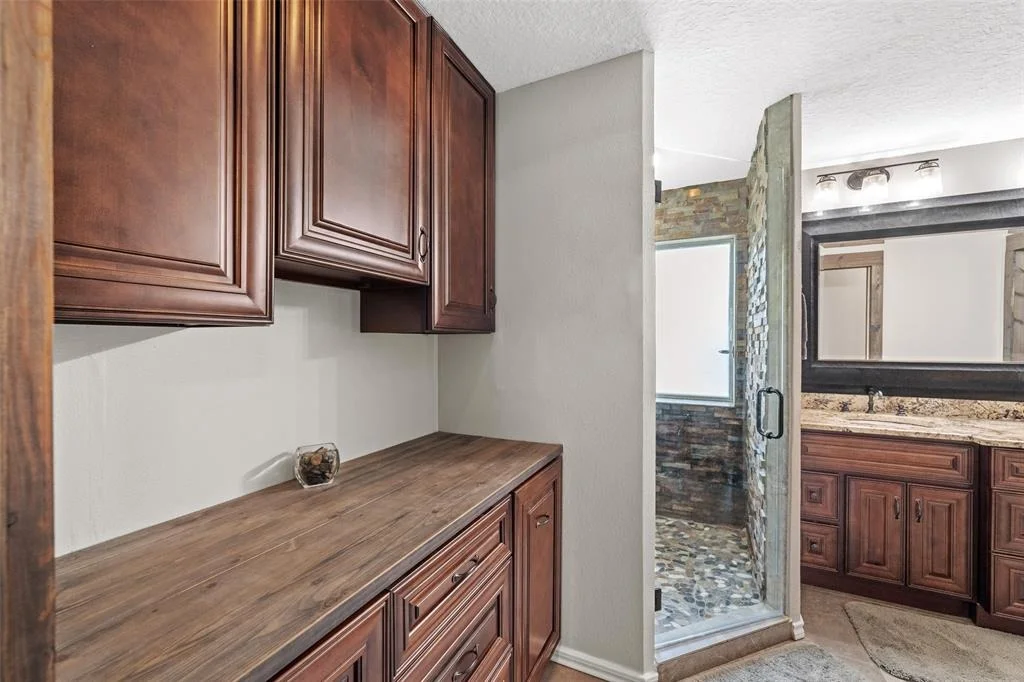 Photo of 996 Scroggins Lane