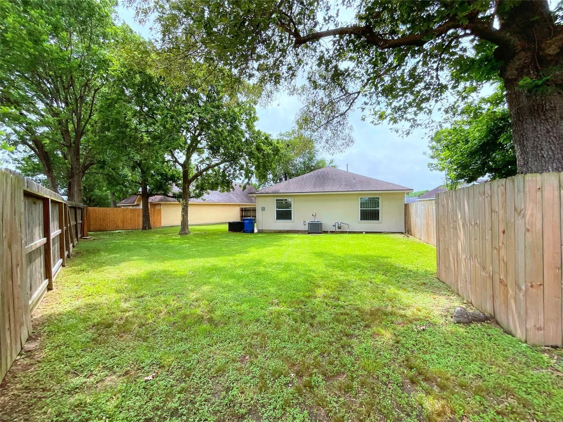 Photo of 1155 Holbech Lane