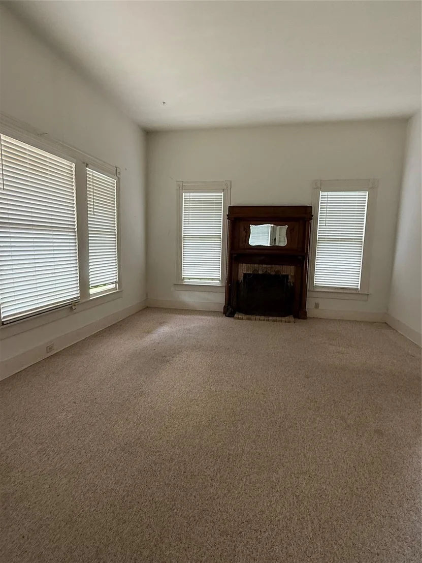 Photo of 208 E State Street