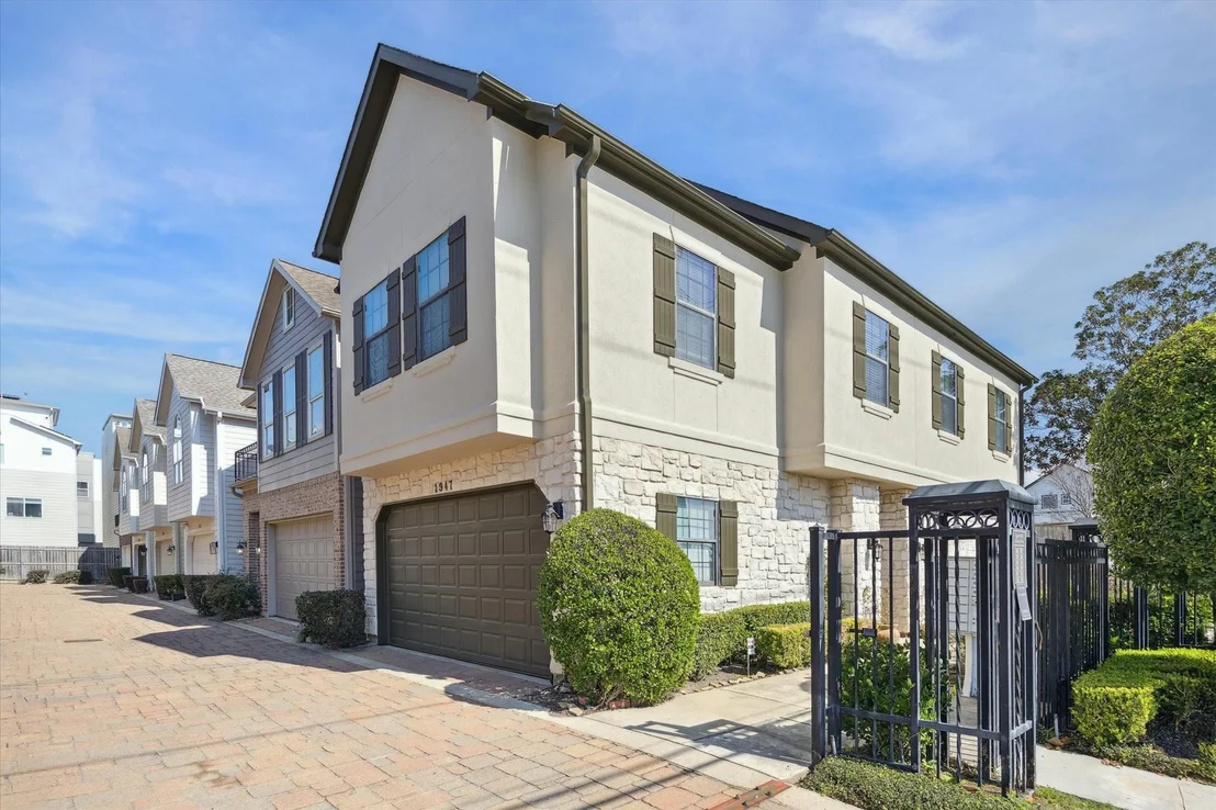 Photo of 2947 Clinton Drive