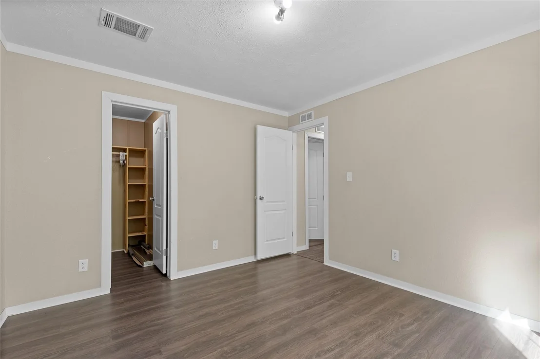 Photo of 141 Leaning Oak Drive