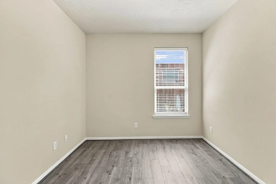 Photo of 8117 E Pine Creek Bend