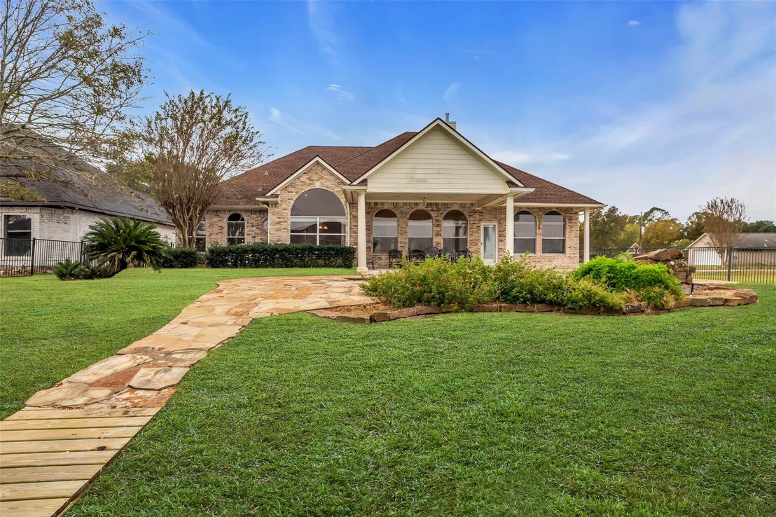 Photo of 14030 Shoreline Drive