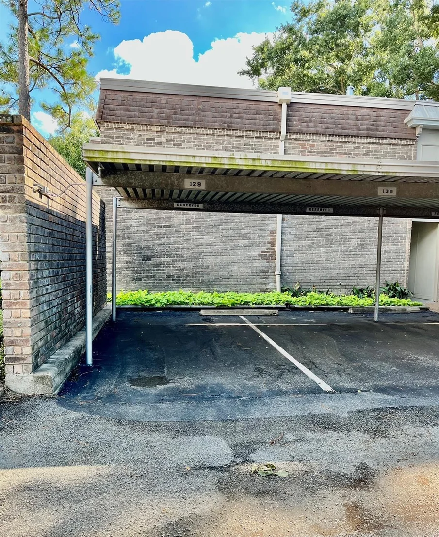 Photo of Unit 85 at 7575 Katy Freeway