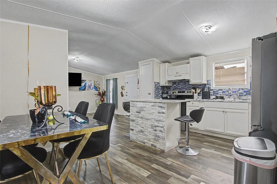 Photo of 5779 Road 3550