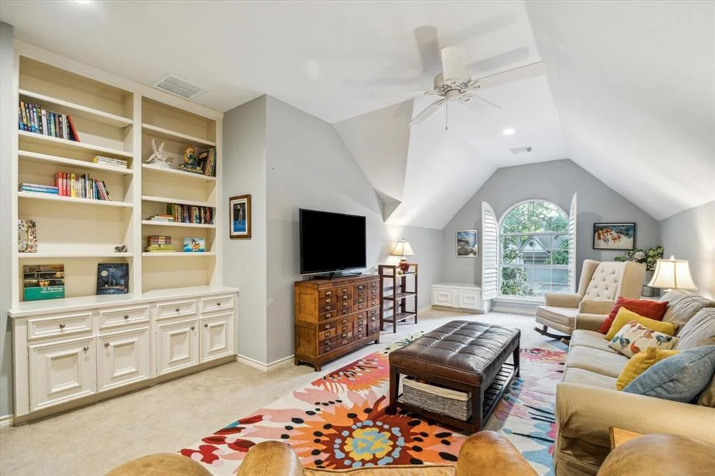 Photo of 6 Graceful Elm Court