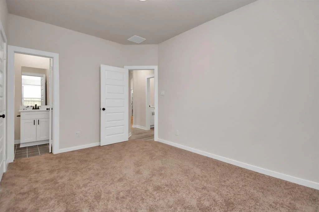 Photo of 402 Kendall Crest