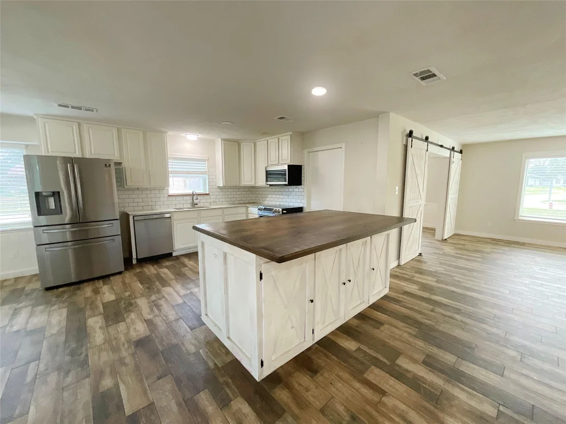 Photo of 443 Bayou View Drive