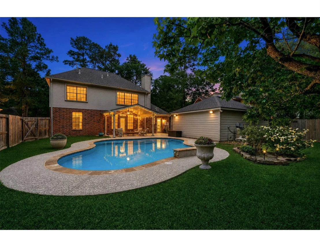 Photo of 84 E Stony End Place