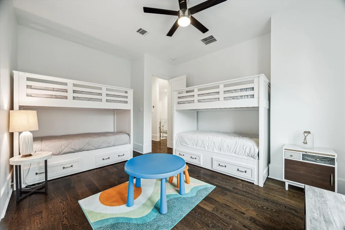 Photo of 1010 Waltway Drive