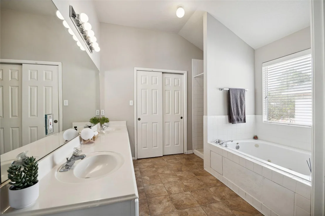 Photo of 25619 Oakridge Forest Lane