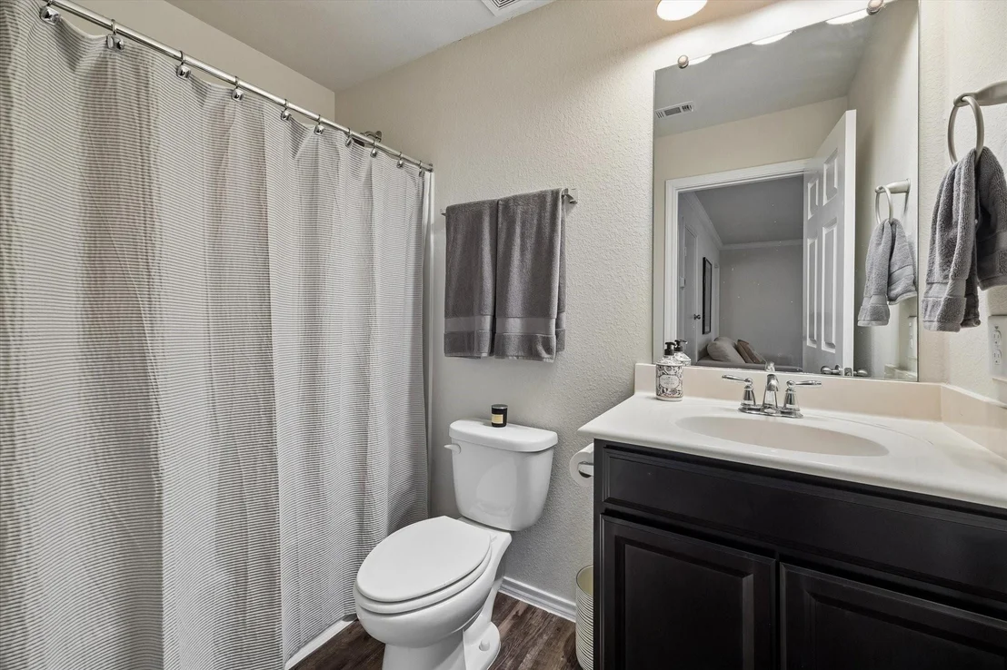 Photo of 15907 Smithland Drive