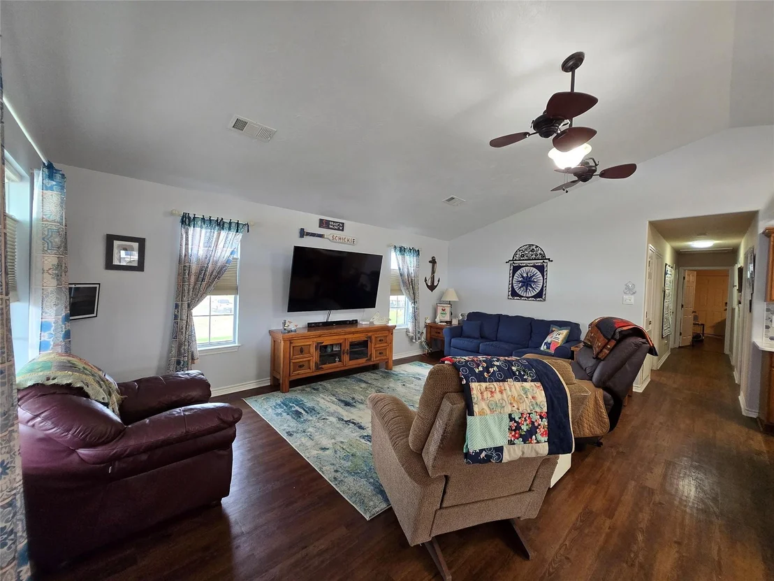 Photo of 16 Peggy Street E