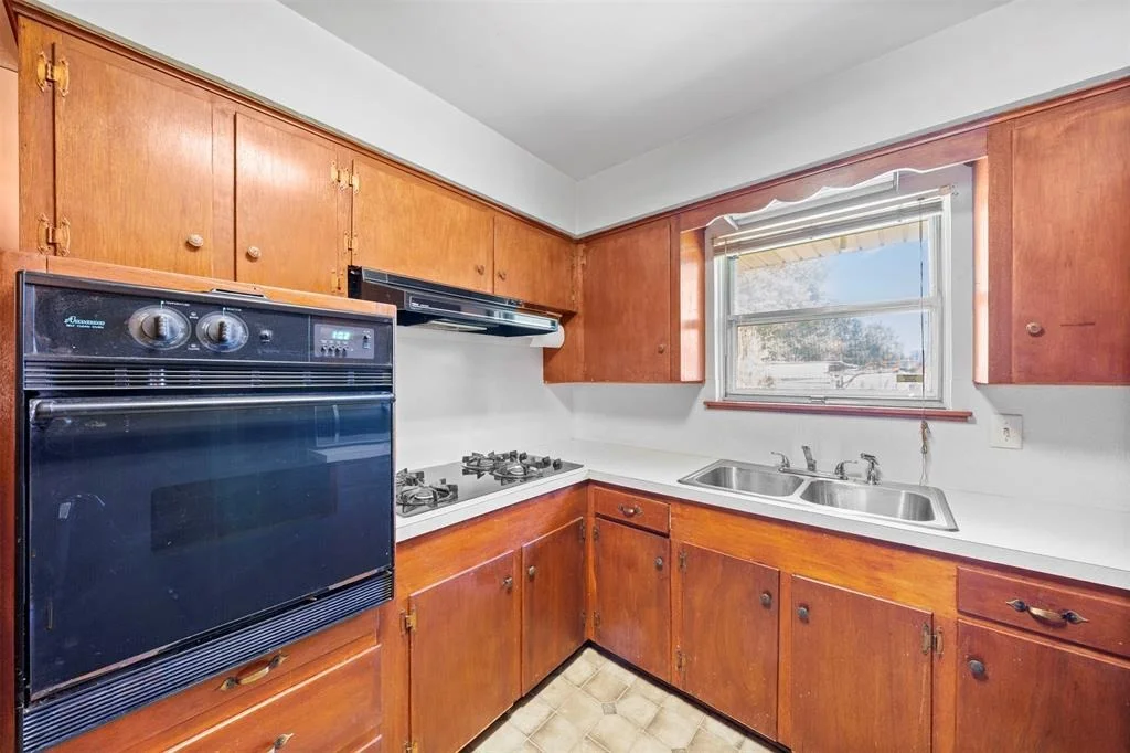 Photo of 16235 Palm Street