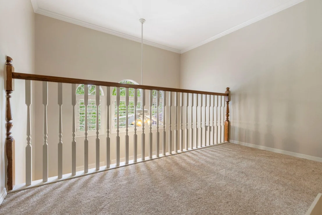 Photo of 82 E Bracebridge Circle