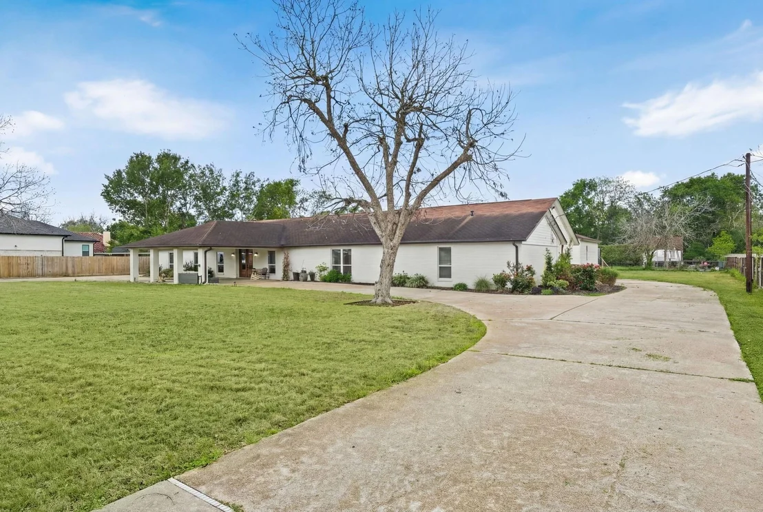 Photo of 8800 Brae Acres Road