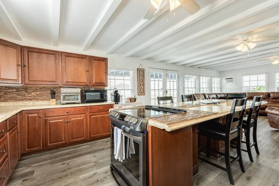 Photo of 326 Bay Avenue