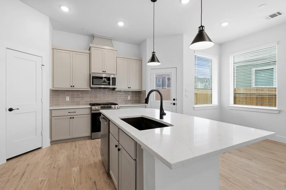 Photo of 2815 Brandon Bluff Bend