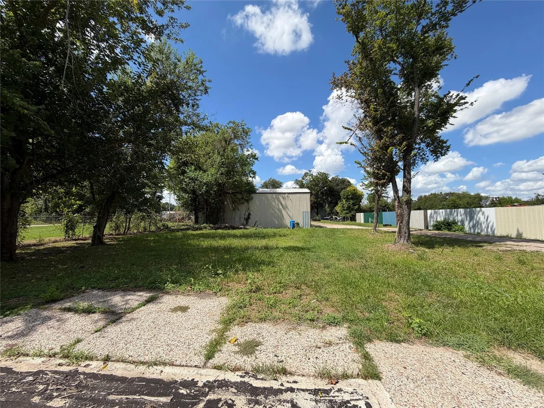 Photo of 13533 Luthe Road