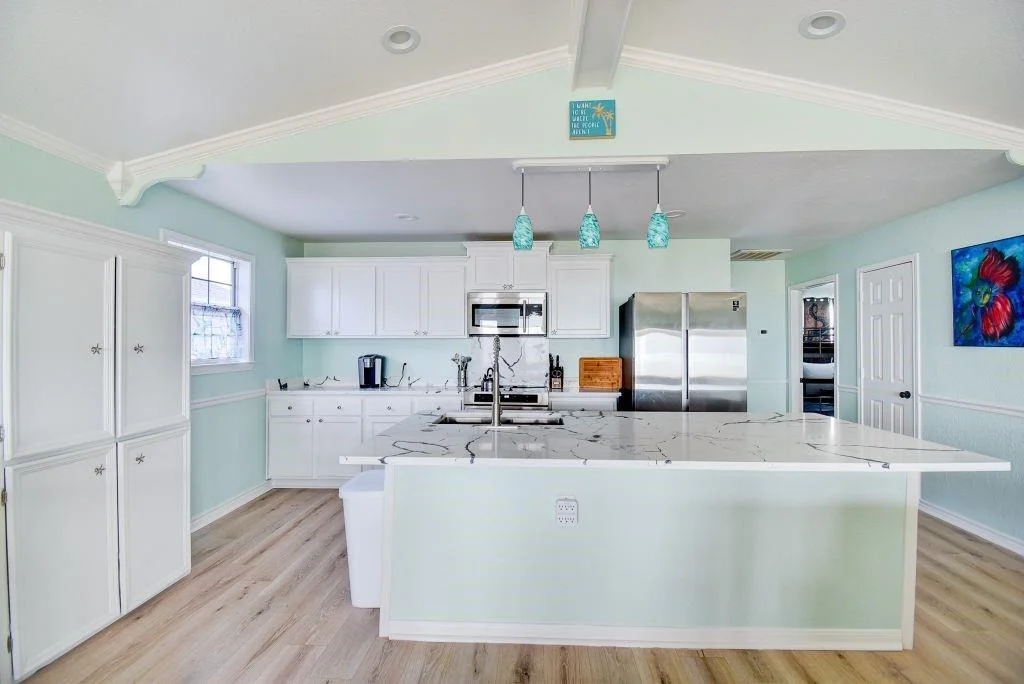 Photo of 1034 Bluewater Highway