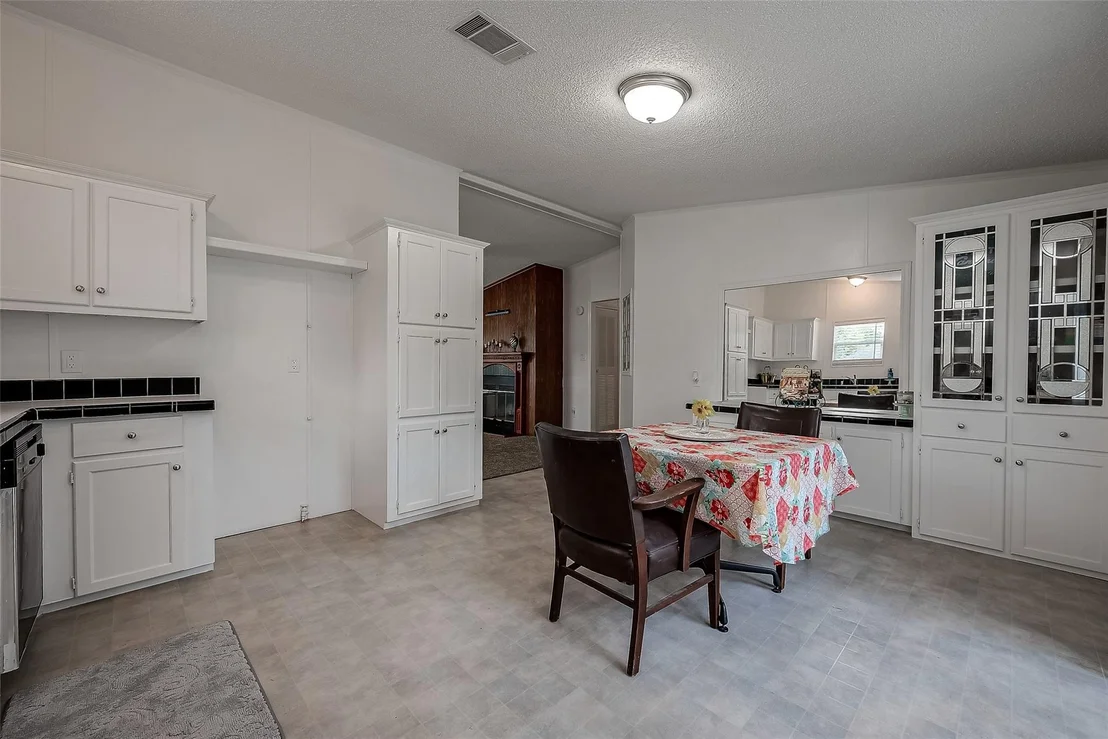 Photo of 16861 W Lynbrook