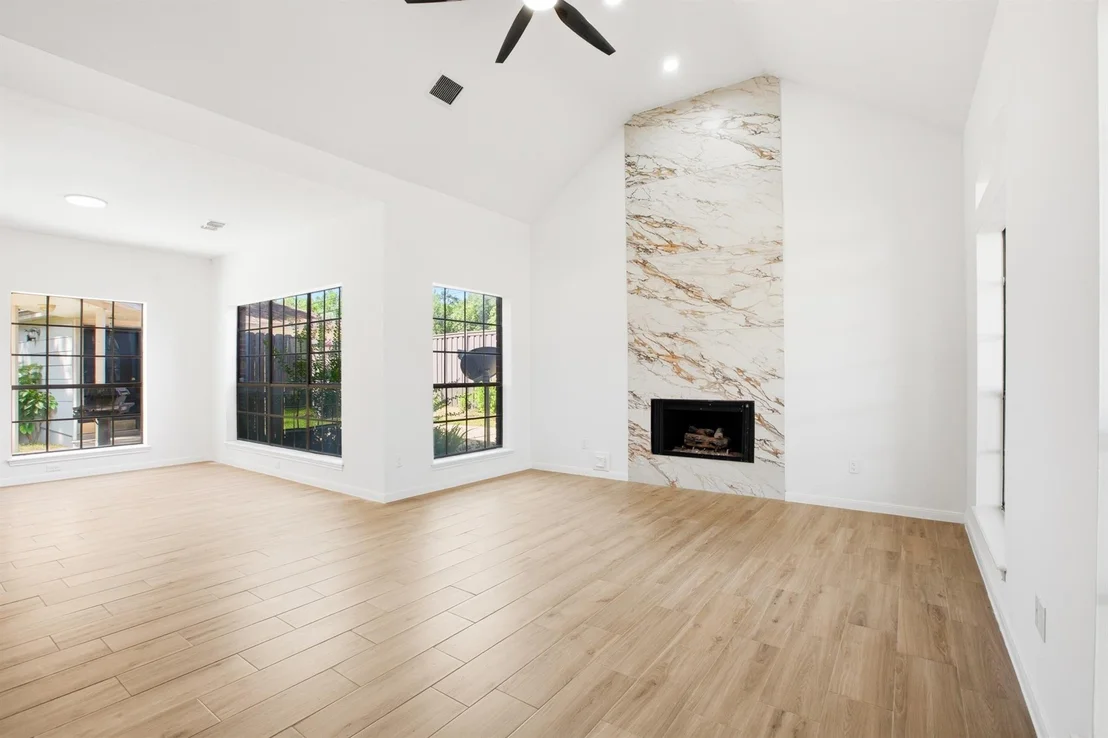 Photo of 18319 Oakhampton Drive