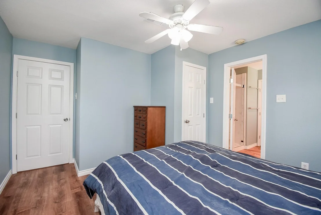 Photo of 2116 W Bayshore Drive