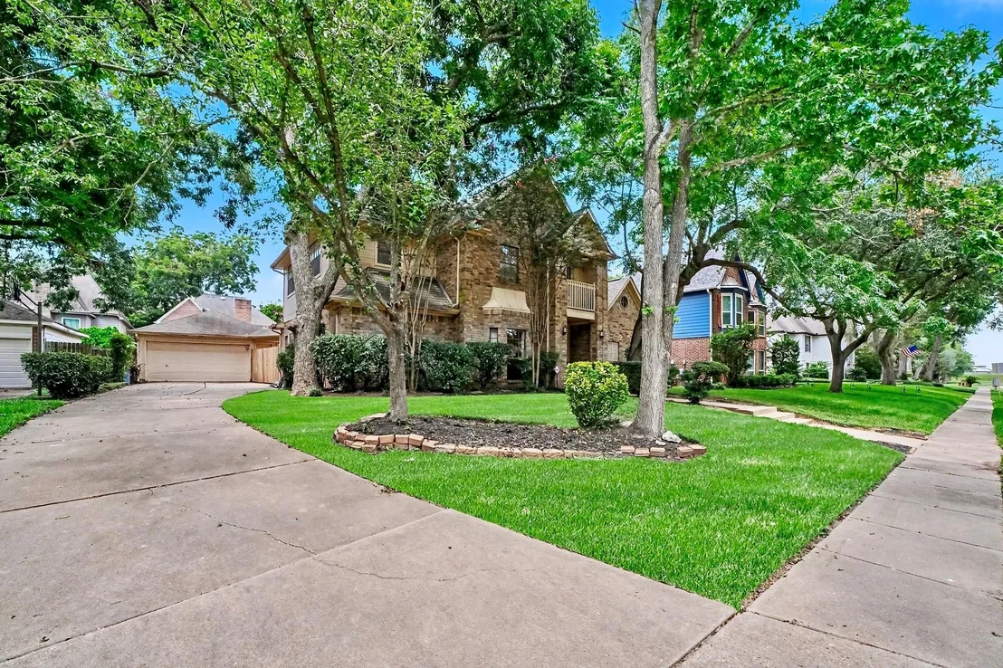 Photo of 1018 Bittersweet Drive