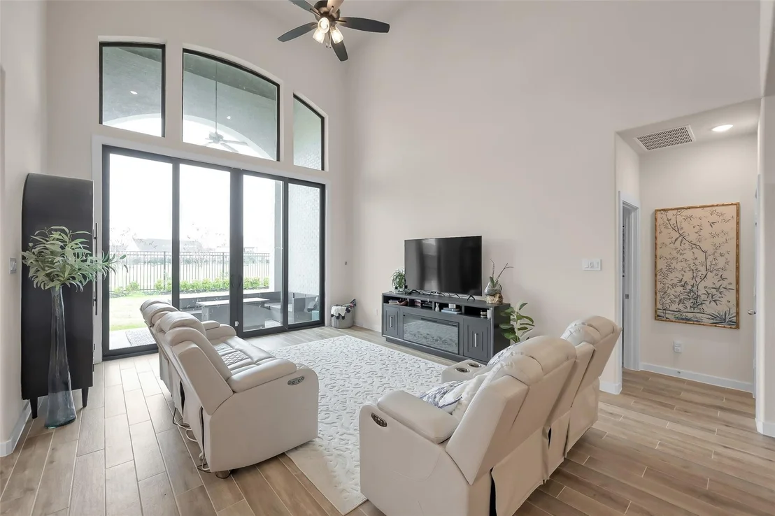 Photo of 6718 Waxbill Road