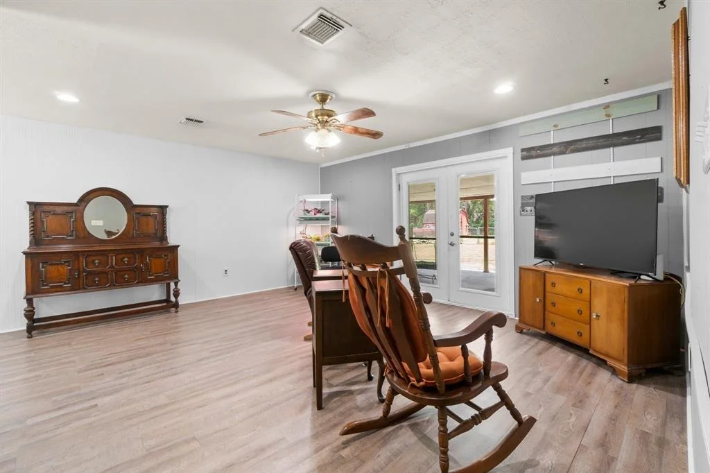 Photo of 2499 Centerline Road