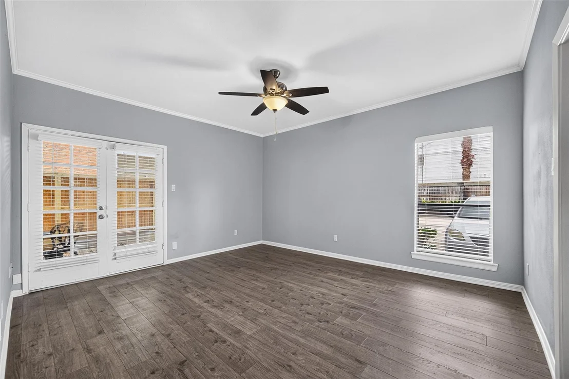 Photo of Unit 3D at 2001 Bering Drive