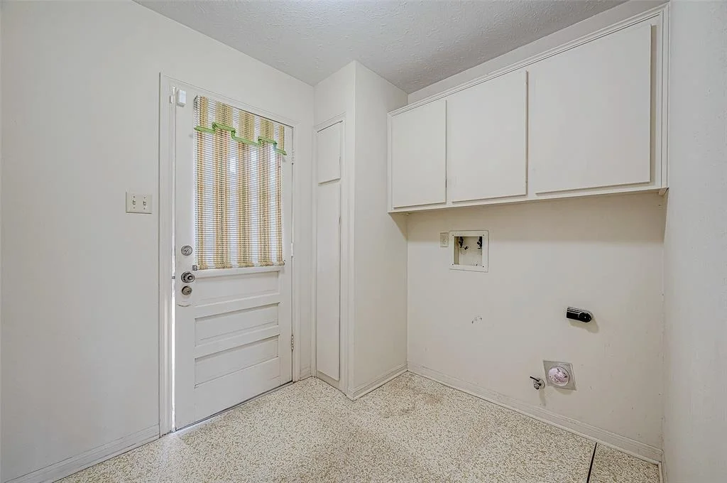 Photo of 5927 Pinewilde Drive