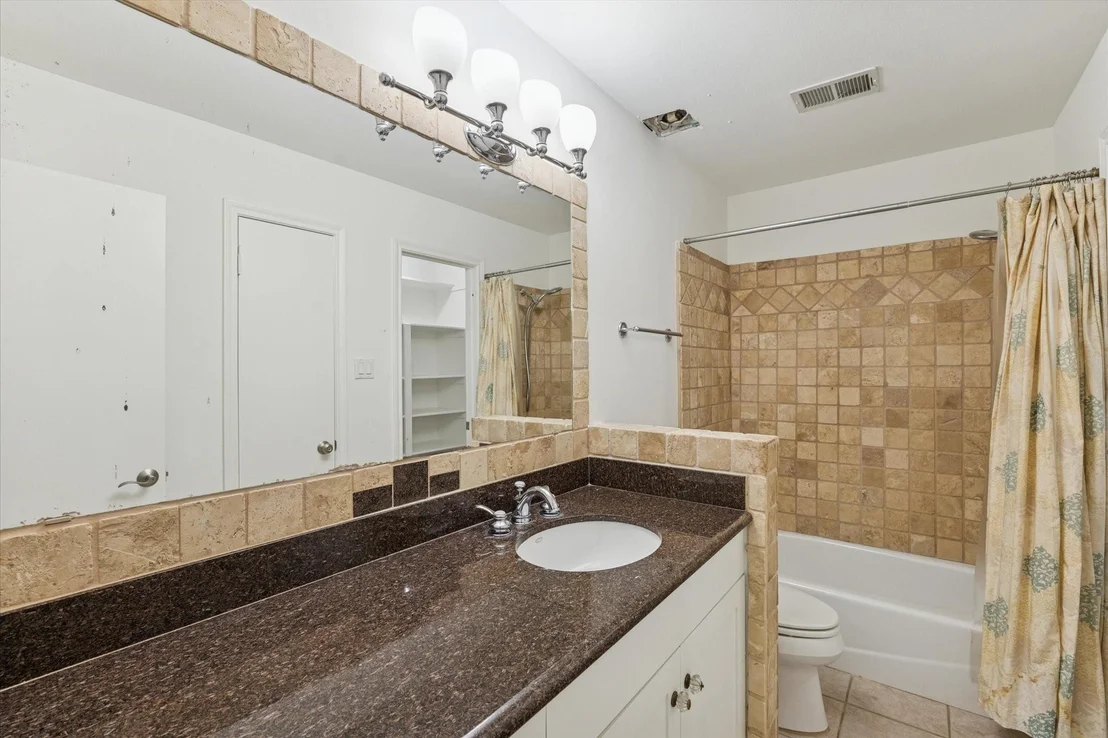 Photo of 12 Lakeridge Drive