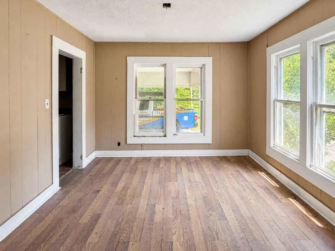 Photo of 1303 Hopkins Drive