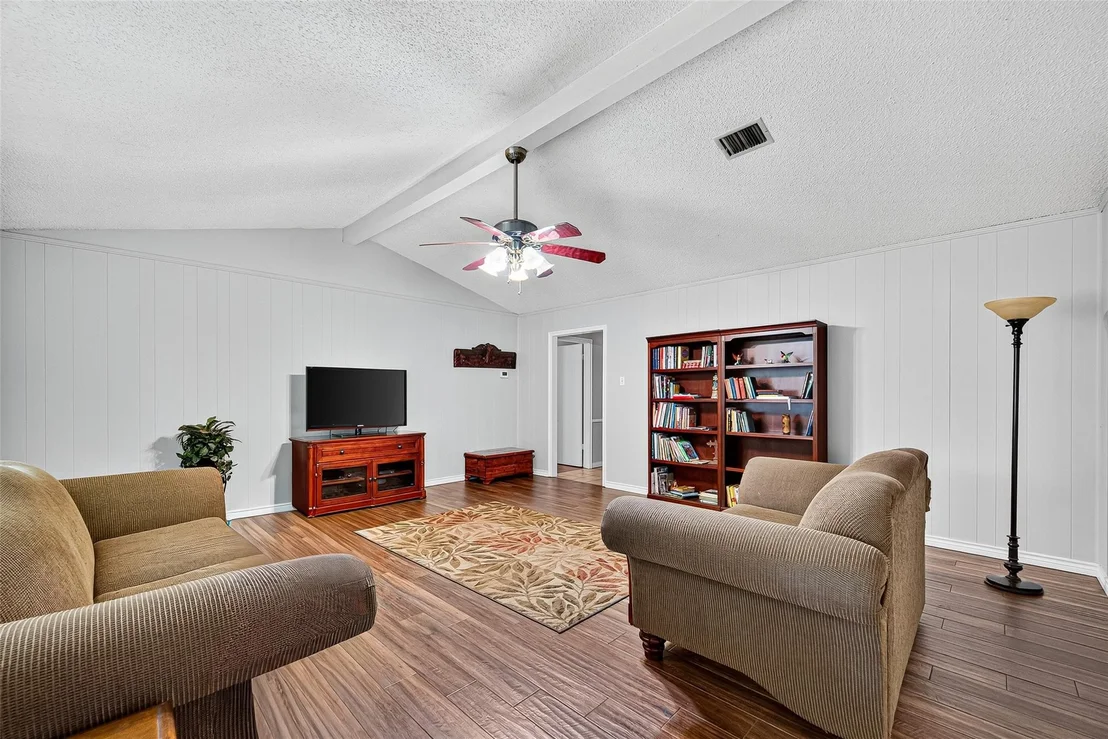 Photo of 1013 Paulette Drive