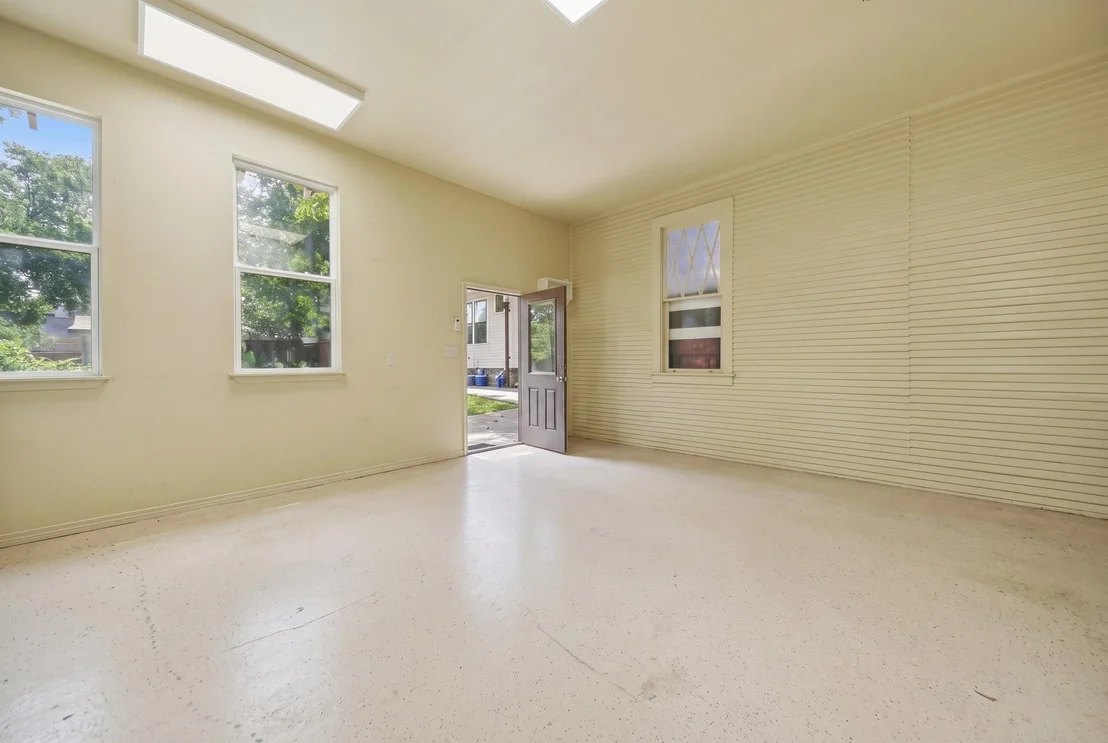 Photo of 405 College Avenue